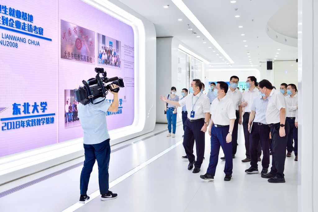 16293398636391278Iqi.jpg 展厅参观3.jpg