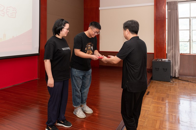 1664266818418939gvOA.jpg SG2_6085征文一等奖颁奖。沈钢 摄.jpg